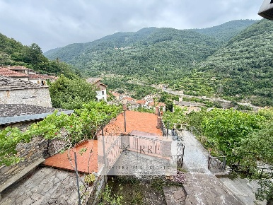 Foto Casa indipendente in via Costa Fraz.Lavina, Rezzo Lavina di 125 m²