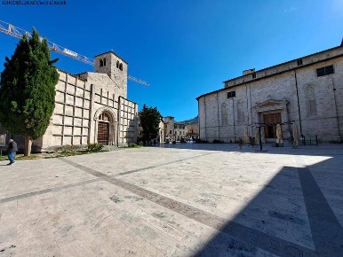 Foto Appartamento a Ascoli Piceno di 153 m² con 8 locali in vendita