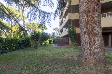 Foto Appartamento in Via Marino Ghetaldi, Roma di 122 m² con 3 locali