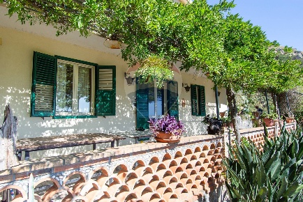 Foto Villa unifamiliare in contrada ziretto, Castelmola di 150 m²