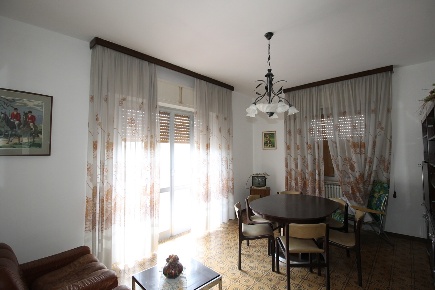 Foto Appartamento in via Roma, Pontida Centro di 118 m² con 4 locali