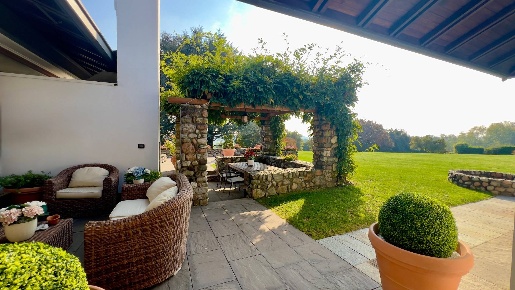 Foto Villa singola in Via cardano, Como Cardano di 420 m² con 7 locali