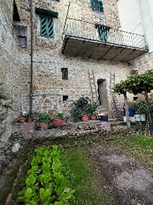 Foto Appartamento a Cetona Centro di 55 m² con 4 locali in vendita