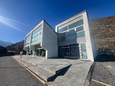 Foto Ufficio in Viale Dello Stadio, Sondrio Centro di 93 m² con 2 locali