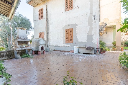Foto Casa indipendente in via Mazzoni, Carmignano Comeana di 410 m²