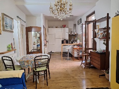 Foto Appartamento a San Severino Marche Centro di 80 m² con 6 locali