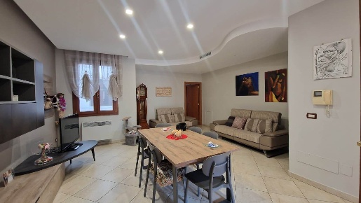 Foto Appartamento a Altamura di 107 m² con 5 locali in vendita