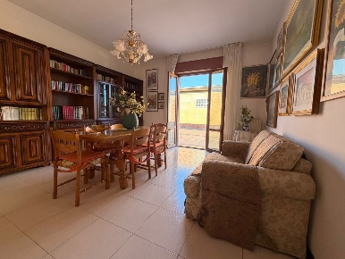 Foto Casa indipendente a Jesi di 150 m² con 8 locali in vendita