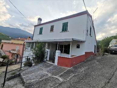 Foto Casa indipendente in Contrada Colitti 11, Farindola di 80 m²