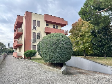 Foto Appartamento in Viale Tre Martiri RO, Rovigo Rovigo Est di 138 m²