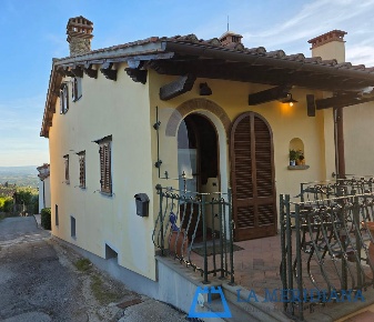 Foto Appartamento a Lamporecchio San Baronto di 90 m² con 5 locali