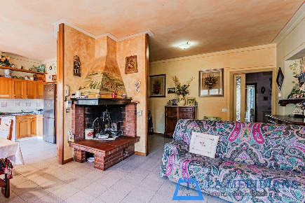 Foto Appartamento a Lamporecchio Centro di 280 m² con 8 locali in vendita