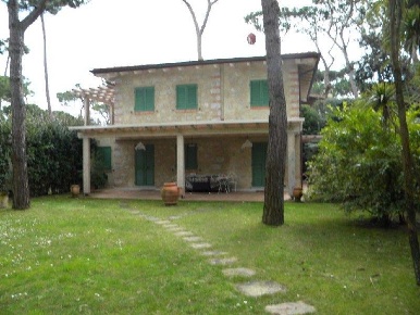 Foto Villa unifamiliare a Forte dei Marmi Roma Imperiale di 200 m²