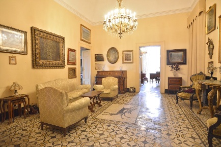 Foto Appartamento in Largo Nitti Valentini 3, Bari Murat di 200 m²