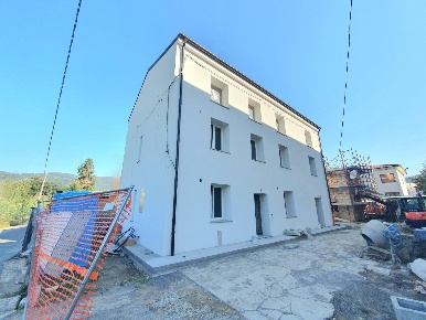 Foto Appartamento a Lucca Ponte a Moriano di 80 m² con 3 locali in vendita