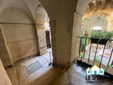 Foto Appartamento in CORSO SEI APRILE, Alcamo Centro di 200 m² con 9 locali