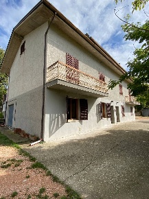 Foto Case semi ndipendenti in contrada gaglianello, Montegiorgio di 250 m²