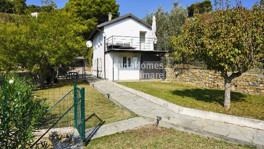 Foto Villa singola in Via Fanny Roncati Carli, Imperia Oneglia di 70 m²