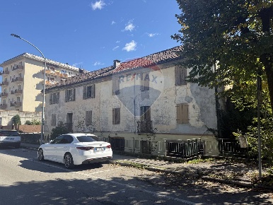 Foto Appartamento in Via Feltre, Belluno Centro di 120 m² con 4 locali