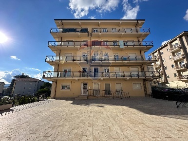 Foto Appartamento in Via Colombo Andreassi, L'Aquila di 90 m² con 2 locali