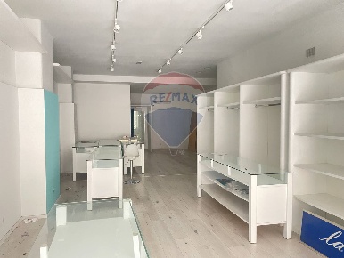 Foto Negozio in via Giosuè Carducci, Ragusa San Luigi - Archimede di 80 m²