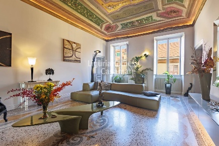 Foto Appartamento in via Giosuè Carducci, Imperia Porto Maurizio di 190 m²