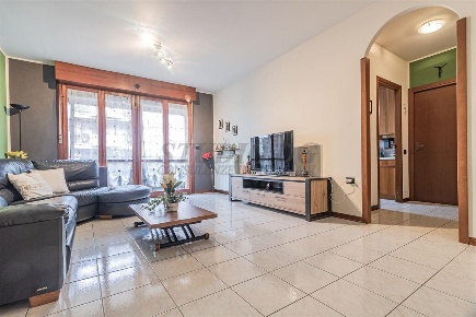 Foto Appartamento in Via Monte Sabotino, Limbiate Centro di 110 m²