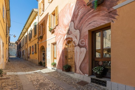 Foto Negozio a Dozza di 50 m² in vendita