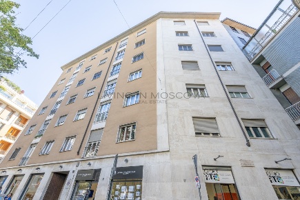 Foto Locale commerciale in Via della Moscova 47/A, Milano Moscova di 65 m²