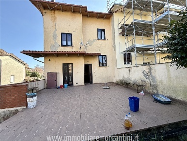 Foto Casa indipendente a Sarteano di 174 m² con 5 locali in vendita