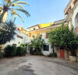 Foto Appartamento a Caivano Centro di 132 m² con 4 locali in vendita
