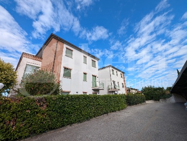 Foto Appartamento in Via DEL RAKU 11, Deruta Centro di 77 m² con 3 locali