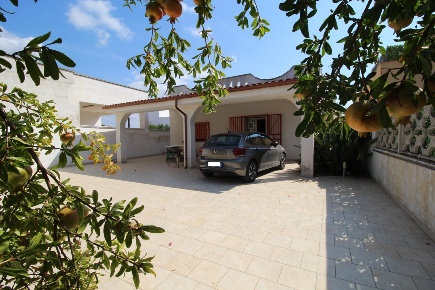 Foto Villa singola in Via Dei Cefali 4, Torricella di 120 m² con 5 locali