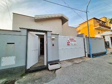 Foto Villa unifamiliare in Via Ipsas 15, Agrigento di 144 m² con 4 locali