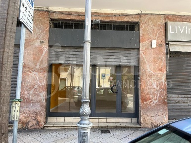 Foto Negozio in Corso Roma 55, Brindisi Centro Storico di 23 m² in affitto