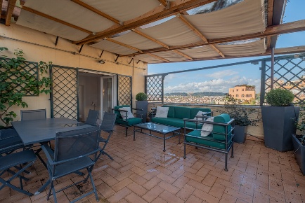 Foto Attico in Via Gregoriana 1, Roma Spagna con 6 locali in affitto