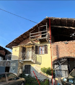 Foto Casa indipendente a Rocca Canavese Centro di 186 m² con 7 locali