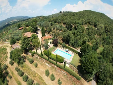 Foto Agriturismo a Bucine di 719 m² con 20 locali in vendita
