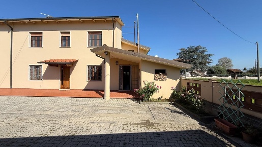 Foto Casa indipendente a Altopascio Spianate, Ponte ai Pini di 214 m²