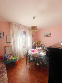 Foto Appartamento a Vicopisano Uliveto Terme di 140 m² con 6 locali