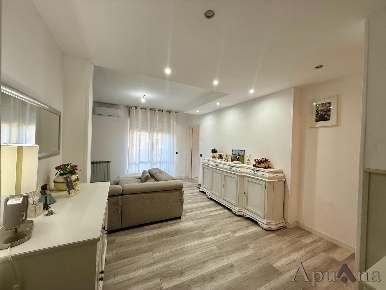 Foto Appartamento a Carrara Avenza di 80 m² con 3 locali in vendita