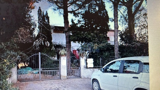 Foto Appartamento a Rosignano Marittimo Vada di 270 m² con 11 locali