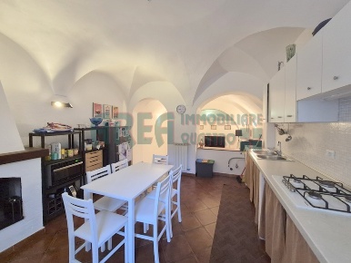 Foto Appartamento in VIA CARLO BOTTA  7, Imperia Porto Maurizio di 100 m²