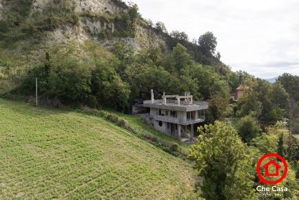 Foto Villa singola a Cesena Diolaguardia di 270 m² con 4 locali in vendita