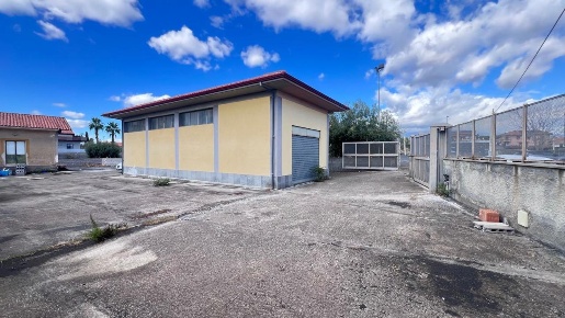 Foto Capannone industriale a Gravina di Catania Centro di 130 m² in affitto