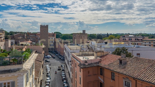 Foto Attico in Via dell'Olmata 30, Roma Colle Oppio di 370 m² con 9 locali