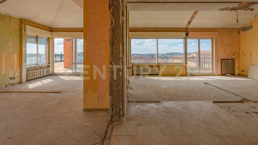 Foto Attico in Via dell'Olmata 30, Roma Colle Oppio di 200 m² con 8 locali