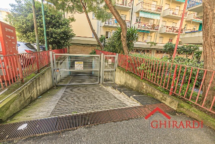 Foto Magazzino in VIA CHIARAVAGNA  18R, Genova Sestri Ponente di 9 m²