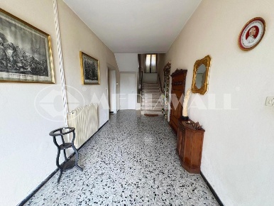 Foto Casa indipendente a Travesio Centro di 647 m² con 18 locali in vendita