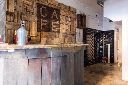 Foto Locale commerciale in Circonvallazione Appia, Roma Re di Roma di 42 m²